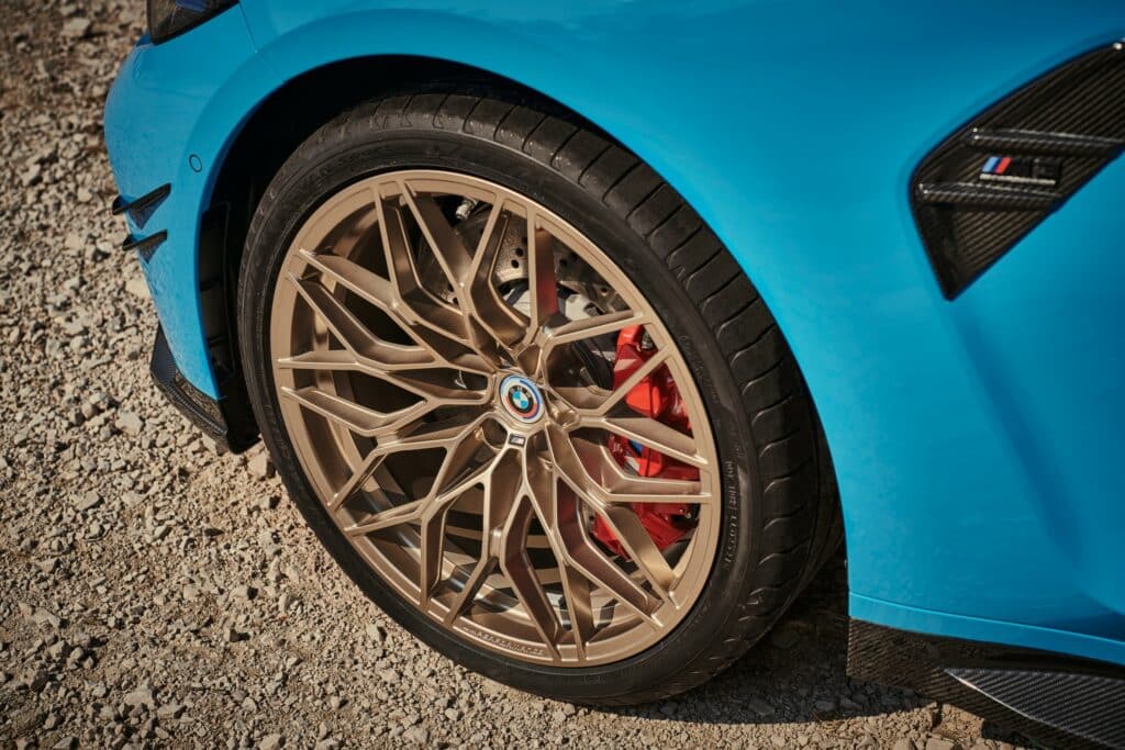 Llanta amb acabat Frozen Goldbronze.